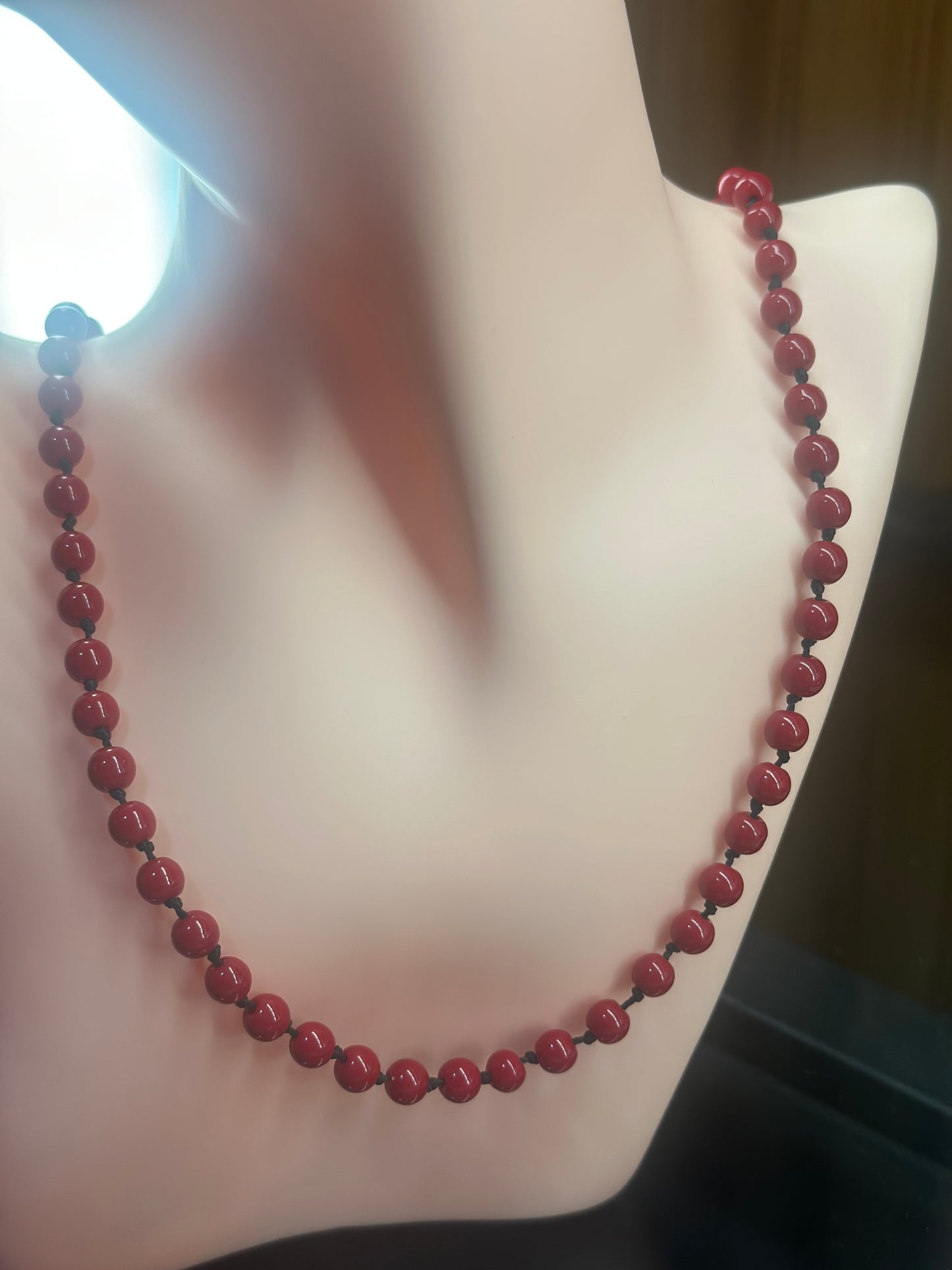 Red 𝙶𝚕𝚊𝚜𝚜 Beaded Necklace